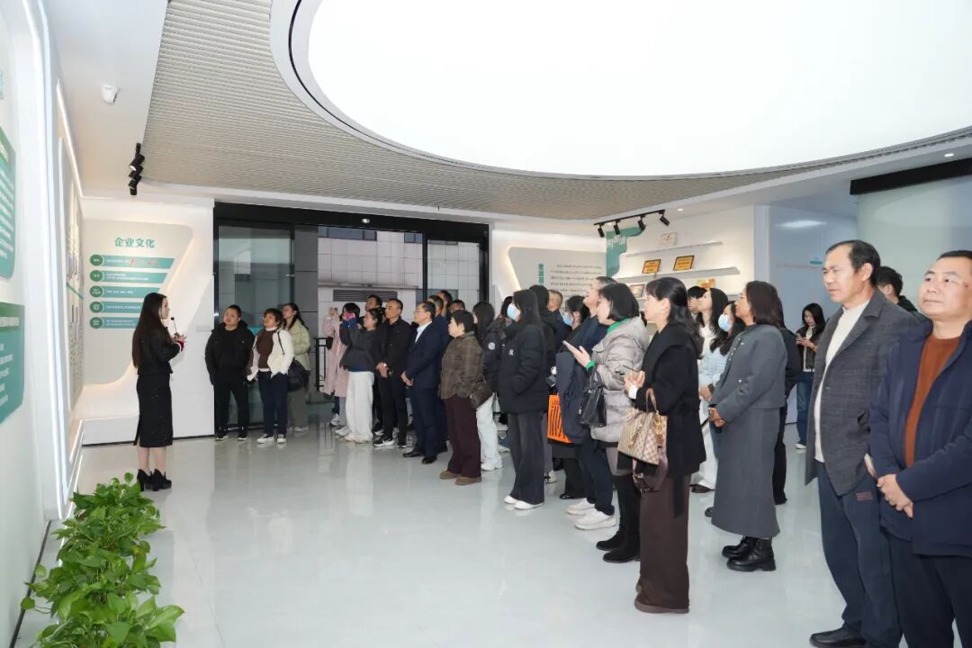 全省农业国际贸易高质量发展业务培训班赴xk体育平台-xk体育（中国）
开展现场观摩活动：聚焦贸易基地建设 探访国际化发展路径